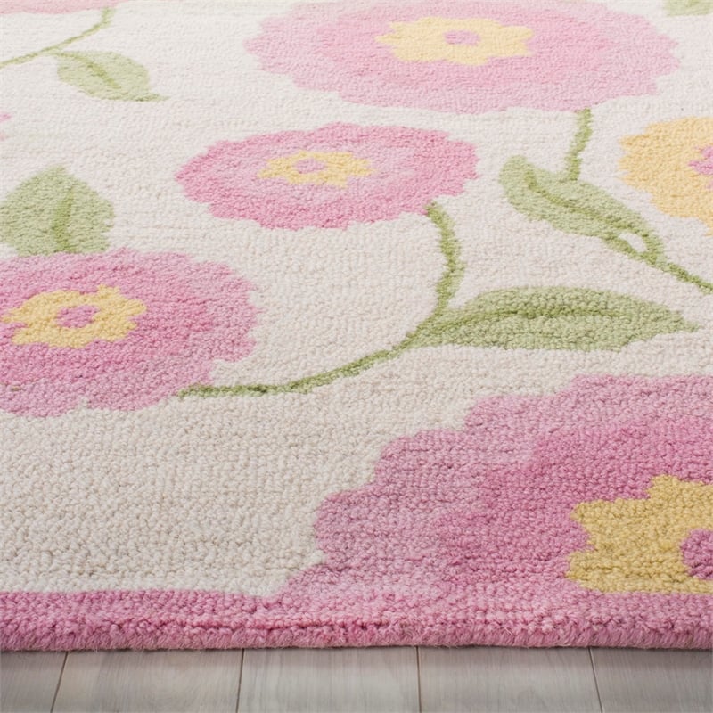 Safavieh Runner Rug in Ivory - Pink