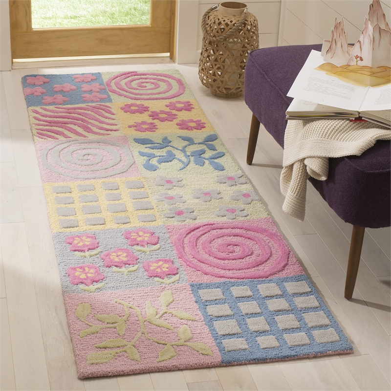 Safavieh Runner Rug in Pink - Multi