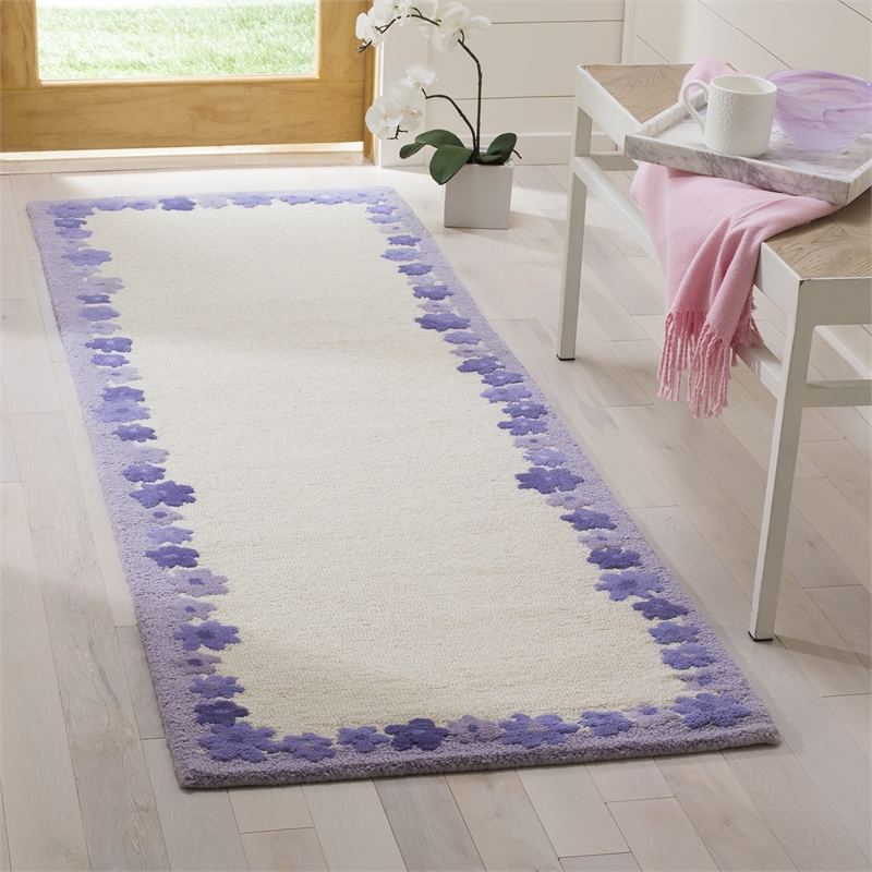 Safavieh Runner Rug in Ivory - Lavander