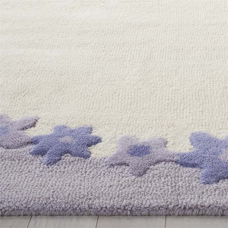 Safavieh Square Rug in Ivory - Lavander