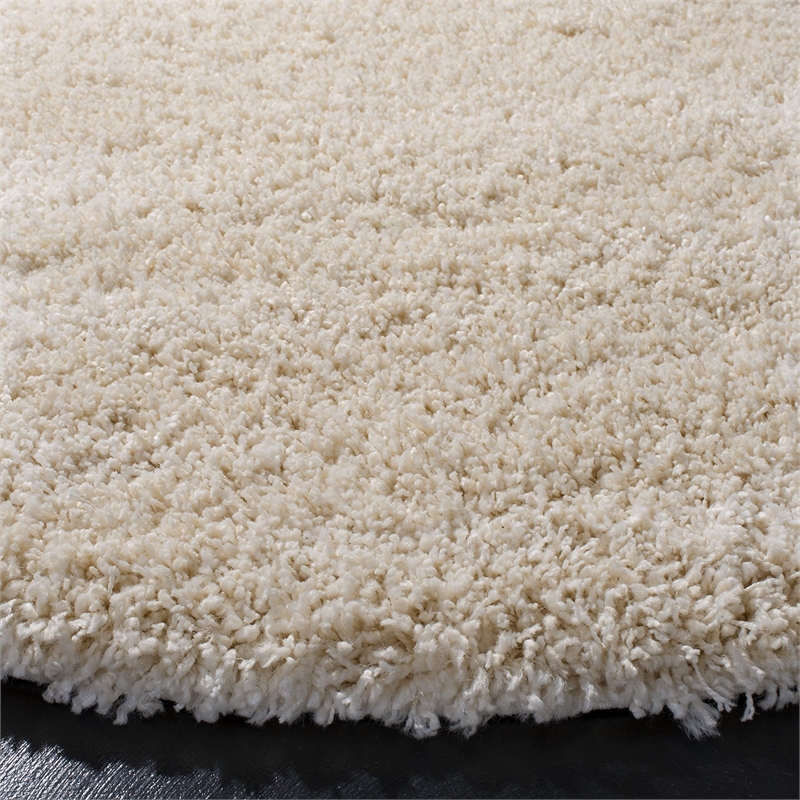 Safavieh California Shag Round Rug in Ivory