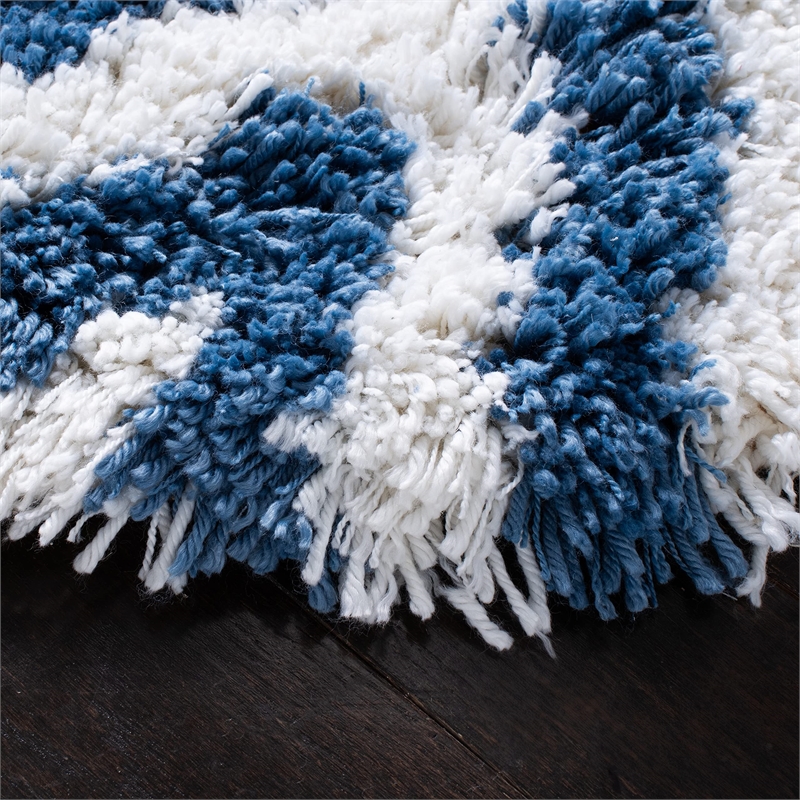 Safavieh Shag Round Rug in Ivory / Blue