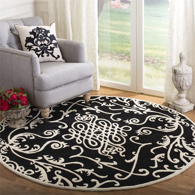 Safavieh Soho  Round Rug in Black / Ivory