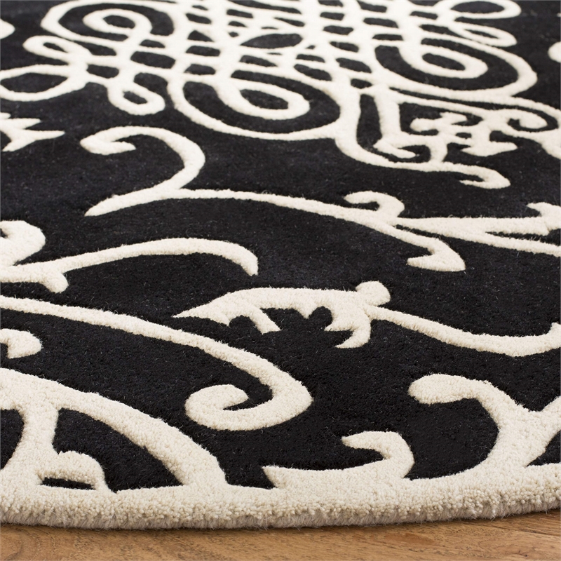 Safavieh Soho  Round Rug in Black / Ivory