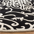 Safavieh Soho  Round Rug in Black / Ivory