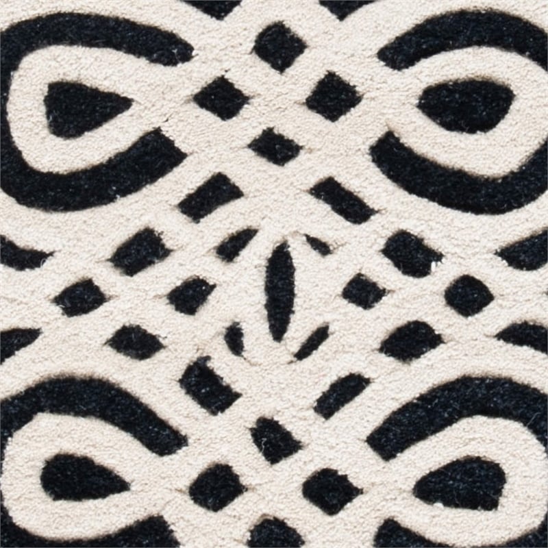 Safavieh Soho  Square Rug in Black / Ivory