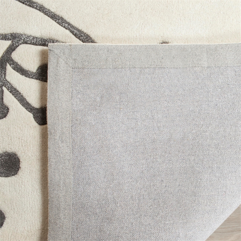 Safavieh Soho Oversized Rug in Ivory / Orange