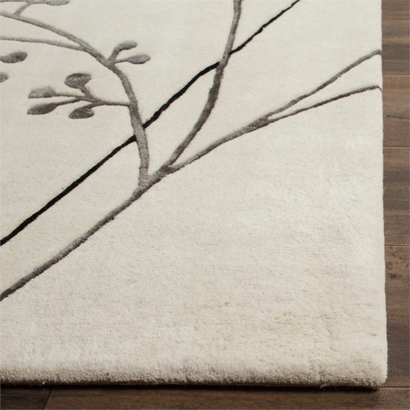 Safavieh Soho Oversized Rug in Ivory / Grey