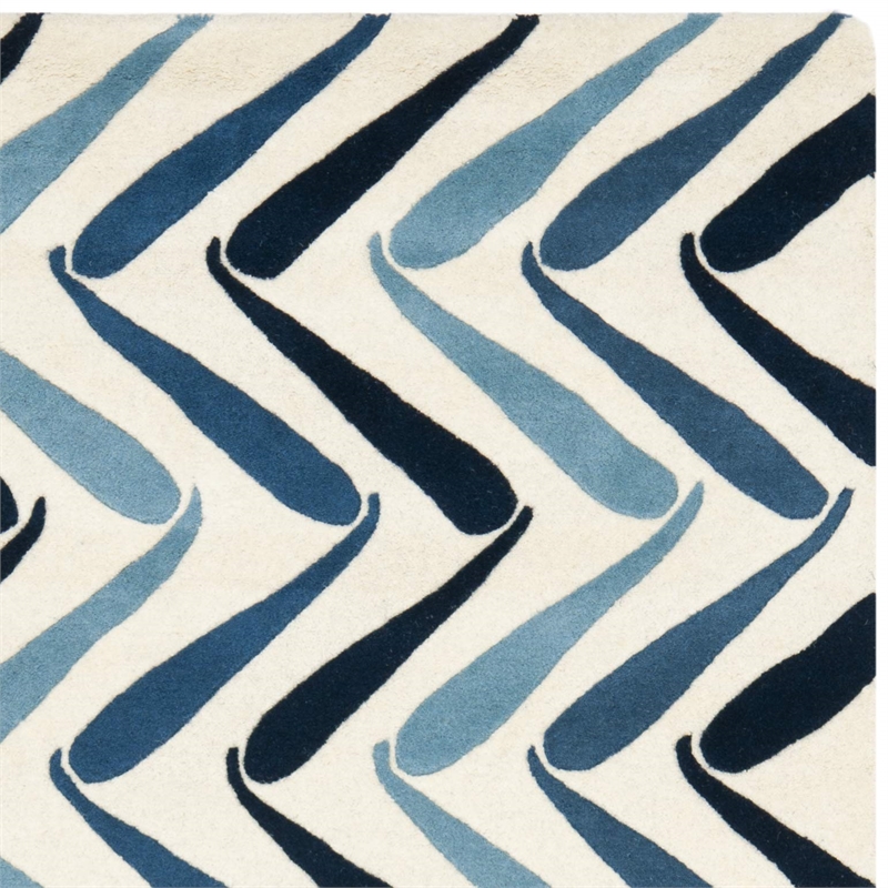 Safavieh Soho Runner Rug in Ivory / Blue