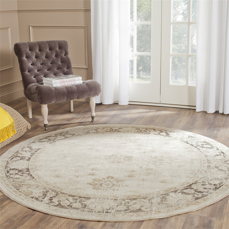 Safavieh Vintage 6' Round Rug in Ivory and Black
