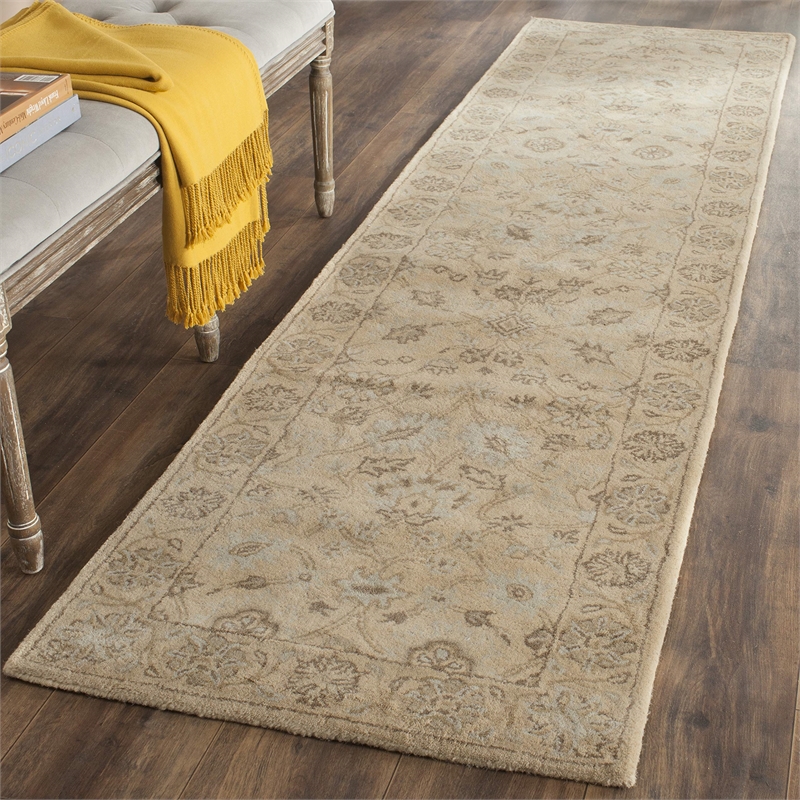 Safavieh Wyndham Square Rug in Light Gold / Light Gold