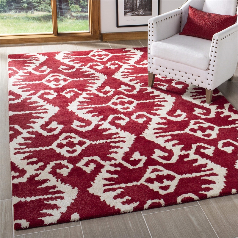 Safavieh Wyndham Square Rug in Red / Ivory