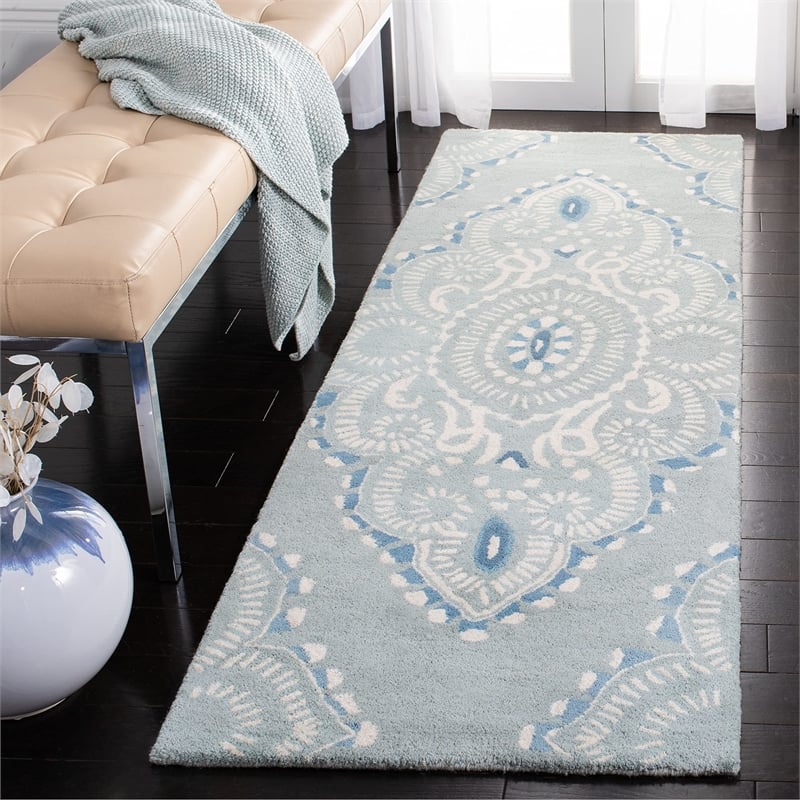 Safavieh Wyndham Accent Rug in Blue / Ivory