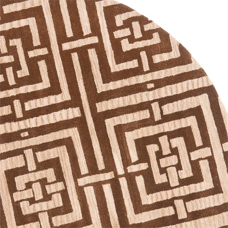 Safavieh Wyndham 7' X 7'  Round Wool Hand Tufted Rug in Brown/Light Brown
