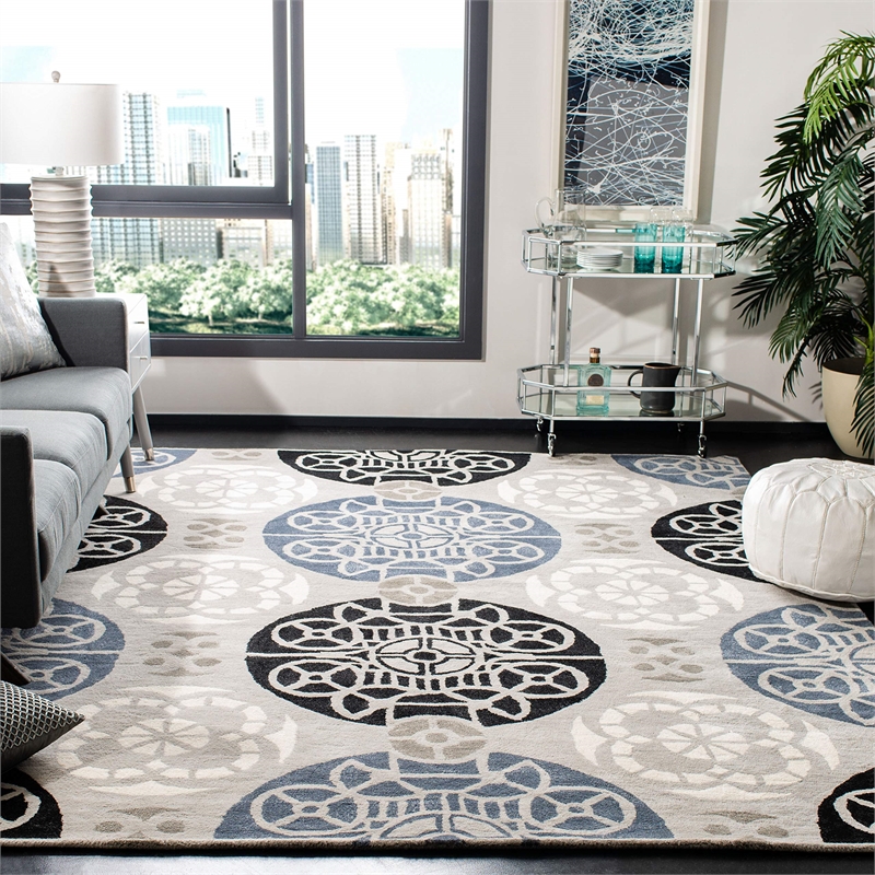 Safavieh Wyndham Oversized Rug in Grey / Black