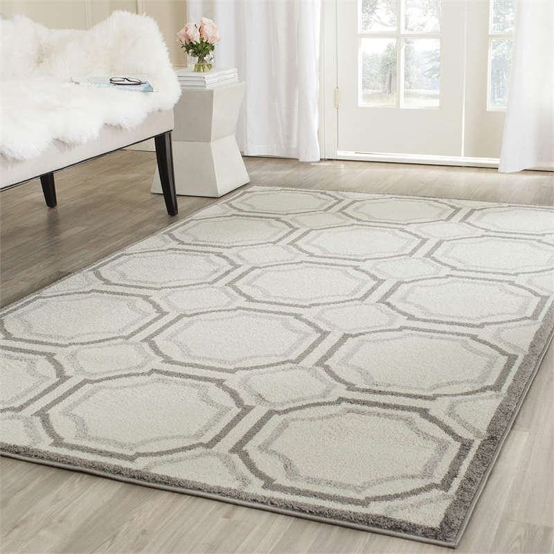 Safavieh Amherst Ivory Indoor Outdoor Rug - 5' x 8'