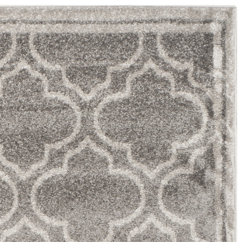 Safavieh Amherst Grey Indoor Outdoor Rug - 5' x 8'