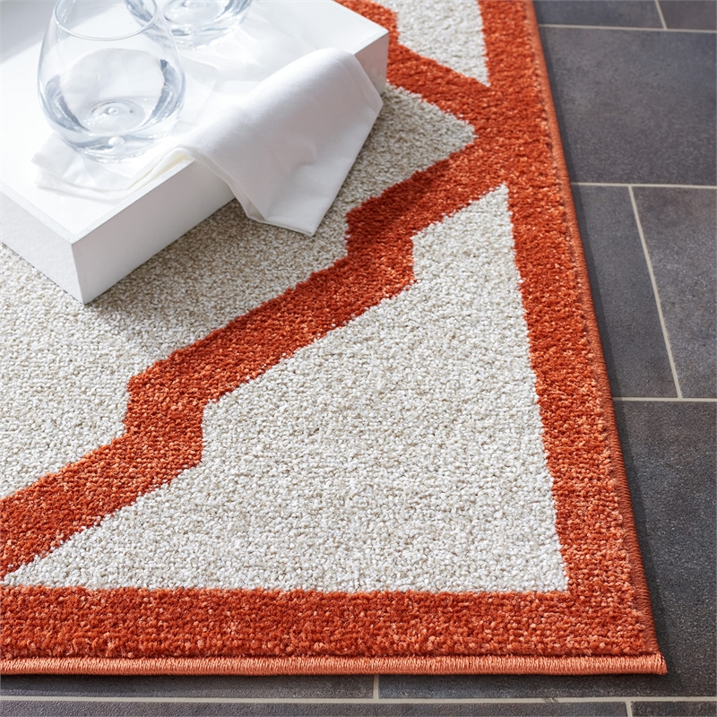 Safavieh Amherst Beige Indoor Outdoor Rug - 5' x 8'