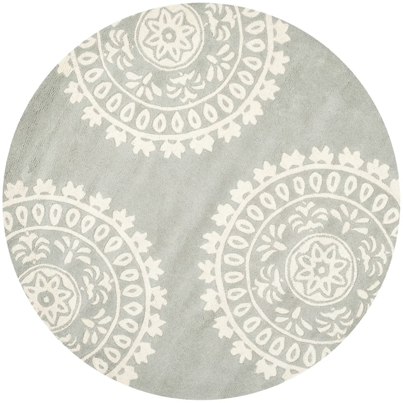 Safavieh Bella Beige Country Rug - 5' x 8'
