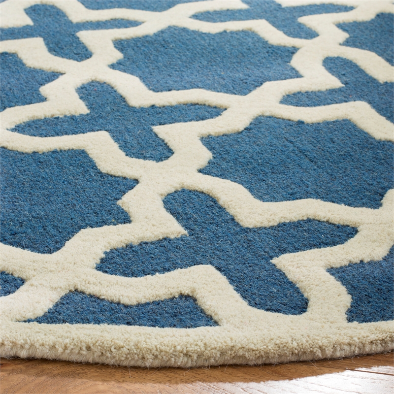 Safavieh Cambridge 10' X 10'  Round Wool Hand Tufted Rug in Navy / Ivory
