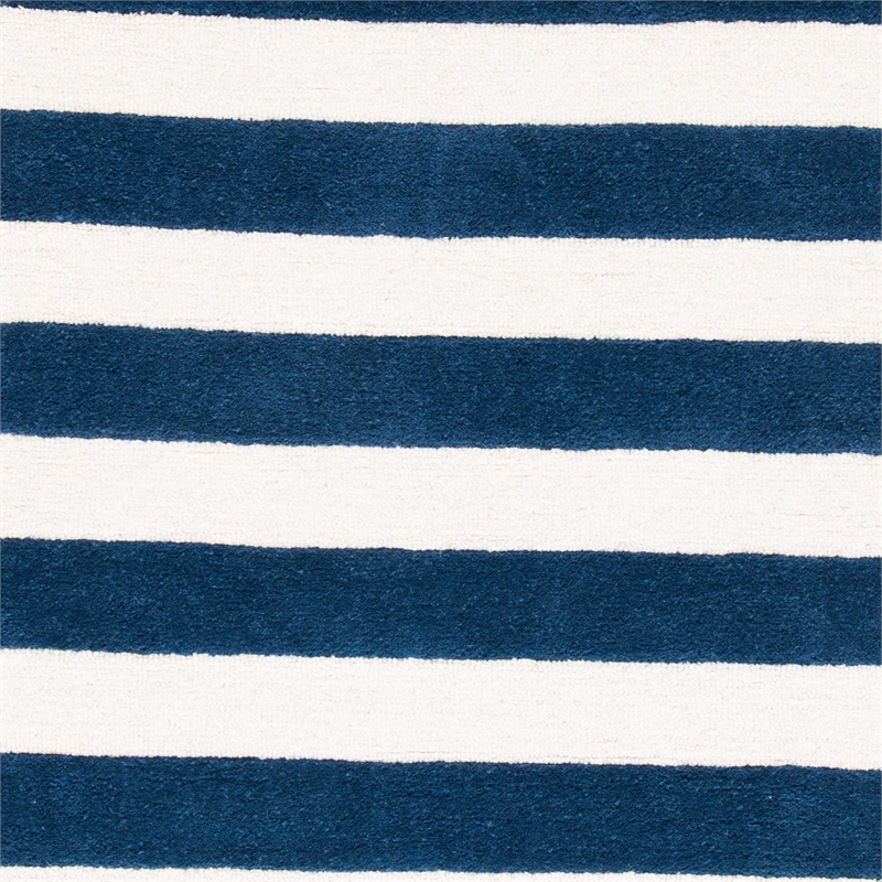 Safavieh Cambridge Navy Transitional Rug - 2' x 3'