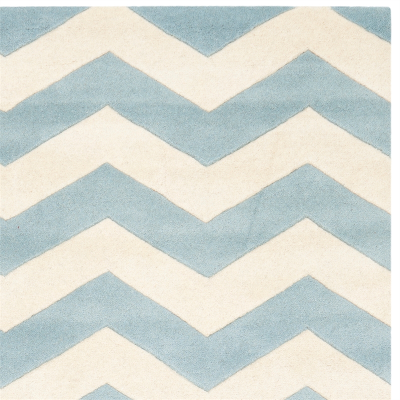 Safavieh Chatham 9' X 9' Round Wool Hand Tufted Rug in Blue / Ivory