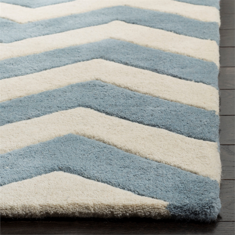 Safavieh Chatham 5' X 5' Square Wool Hand Tufted Rug in Blue / Ivory