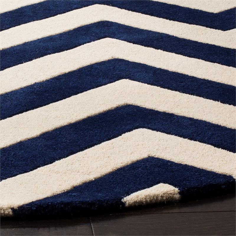 Safavieh Chatham 9' X 9' Round Wool Hand Tufted Rug in Navy / Ivory