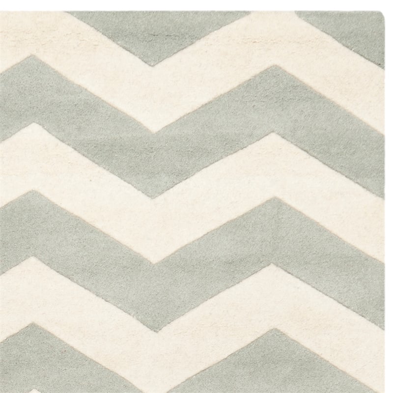 Safavieh Chatham 5' X 8' Wool Hand Tufted Rug in Gray / Ivory