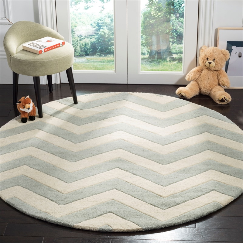 Safavieh Chatham 5' X 5' Round Wool Hand Tufted Rug in Gray / Ivory