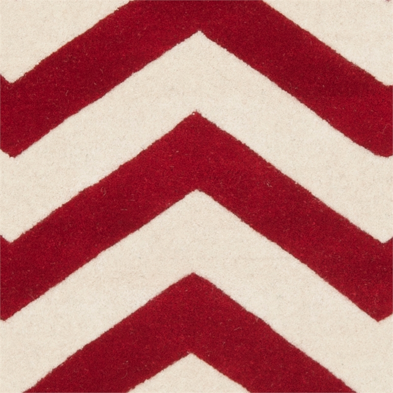 Safavieh Chatham 3' X 5' Wool Hand Tufted Rug in Red / Ivory