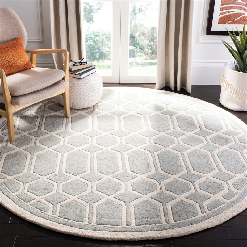 Safavieh Chatham 7' X 7' Round Wool Hand Tufted Rug in Gray / Ivory