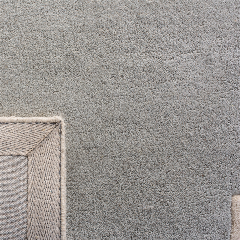 Safavieh Chatham 8' X 10' Wool Hand Tufted Rug in Gray / Ivory