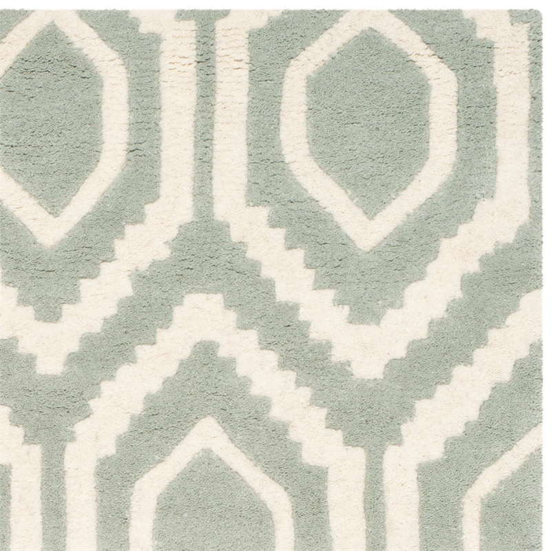 Safavieh Chatham 4' X 6' Wool Hand Tufted Rug in Gray / Ivory