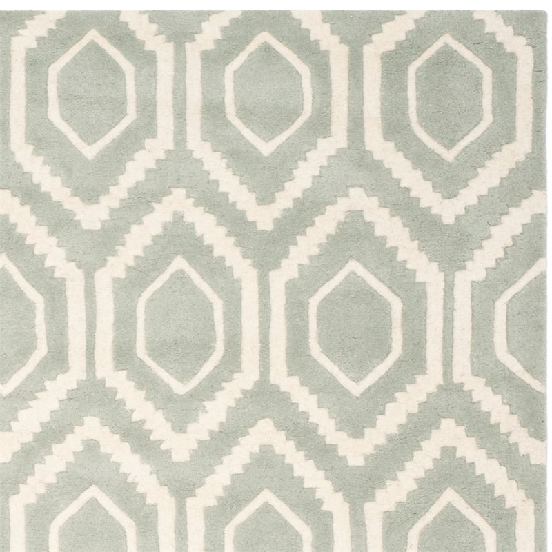Safavieh Chatham 5' X 8' Wool Hand Tufted Rug in Gray / Ivory