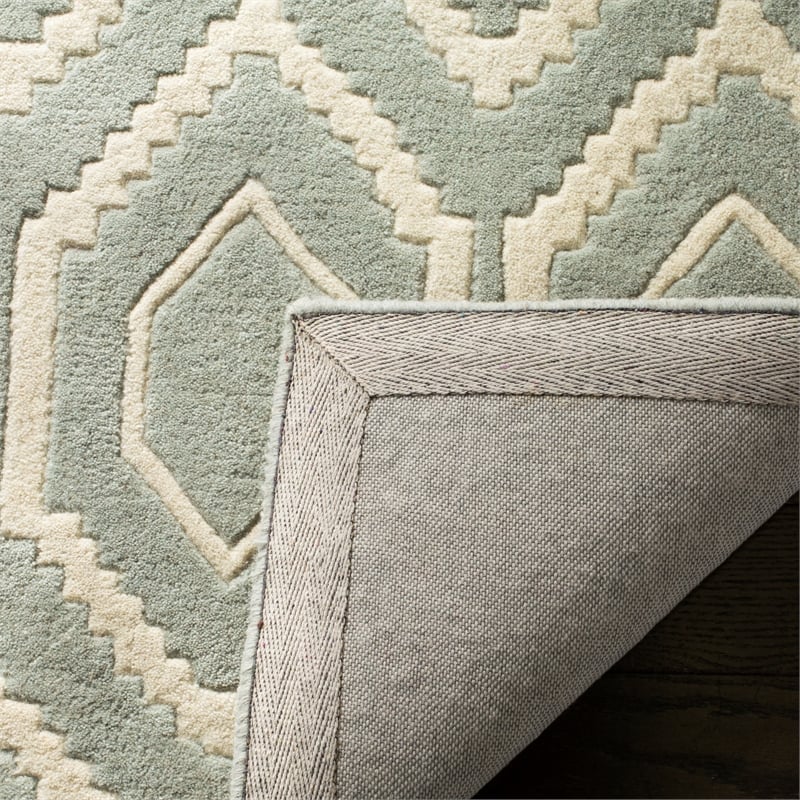 Safavieh Chatham 6' X 9' Wool Hand Tufted Rug in Gray / Ivory
