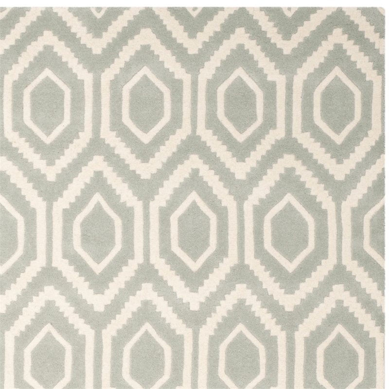 Safavieh Chatham 8' X 10' Wool Hand Tufted Rug in Gray / Ivory