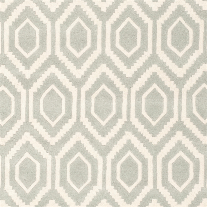 Safavieh Chatham 8' X 10' Wool Hand Tufted Rug in Gray / Ivory