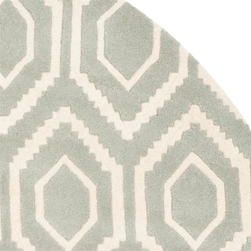 Safavieh Chatham 7' X 7' Round Wool Hand Tufted Rug in Gray / Ivory
