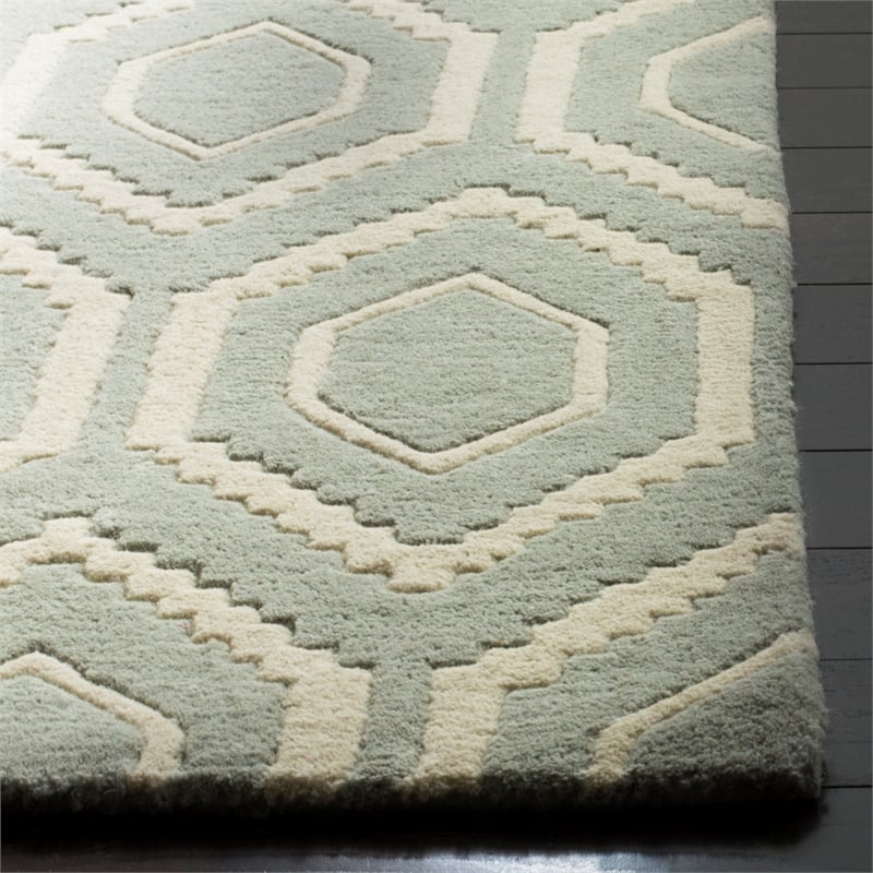 Safavieh Chatham 5' X 5' Square Wool Hand Tufted Rug in Gray / Ivory