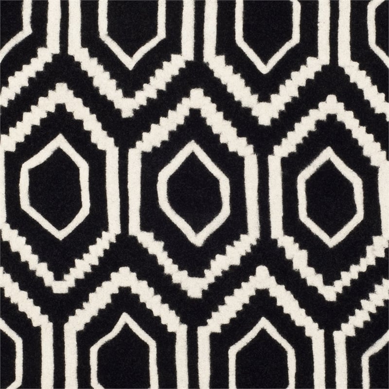 Safavieh Chatham Black Contemporary Rug - Round 7'