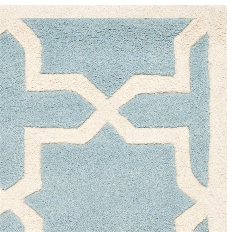 Safavieh Chatham 4' X 6' Wool Hand Tufted Rug in Blue / Ivory