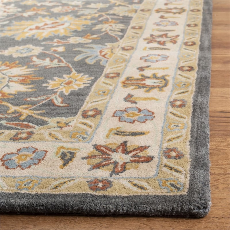 Safavieh Classic Dark Grey Traditional Rug - 4' x 6'