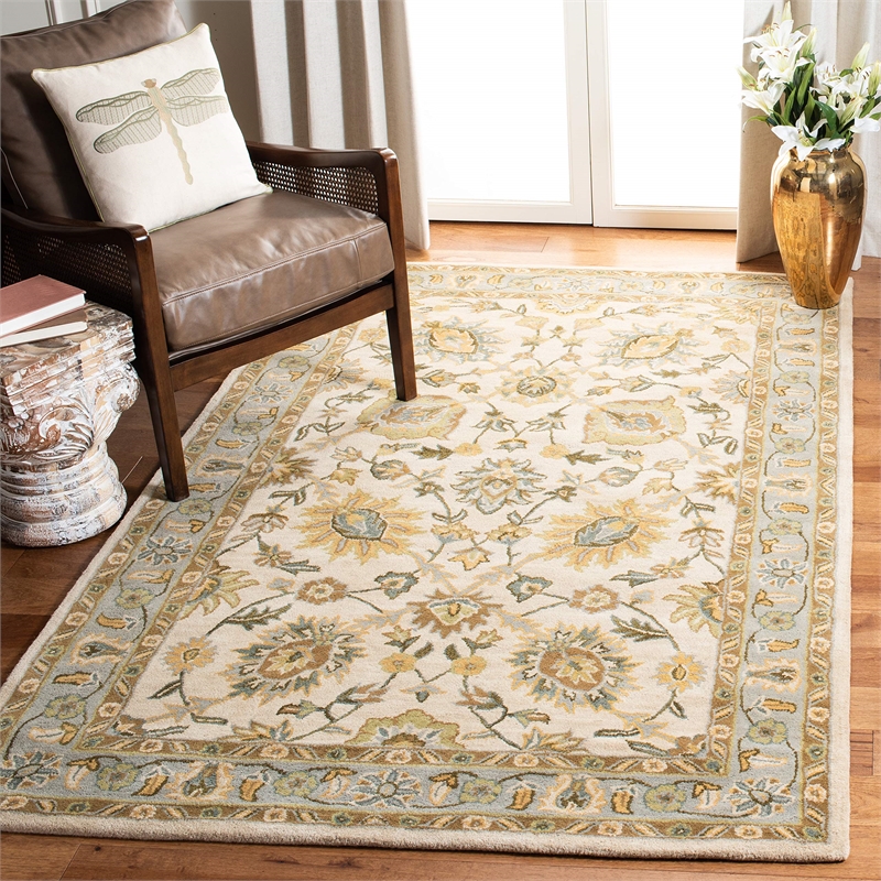 Safavieh Classic Ivory Traditional Rug - 5' x 8'