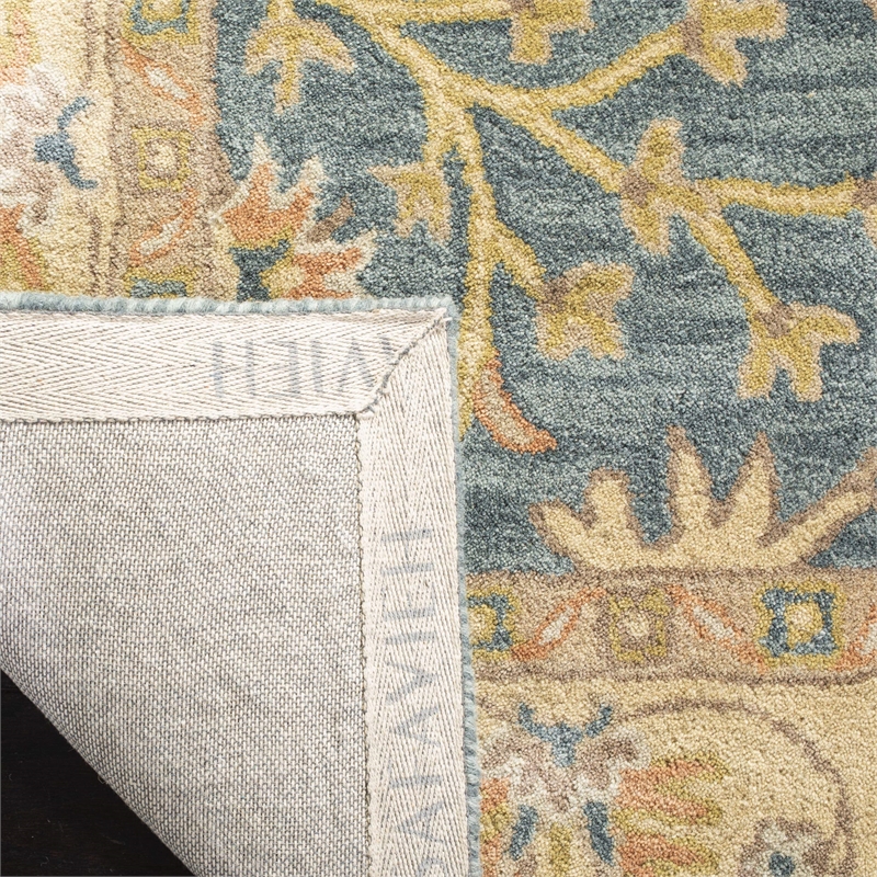 Safavieh Classic Blue Traditional Rug - 4' x 6'