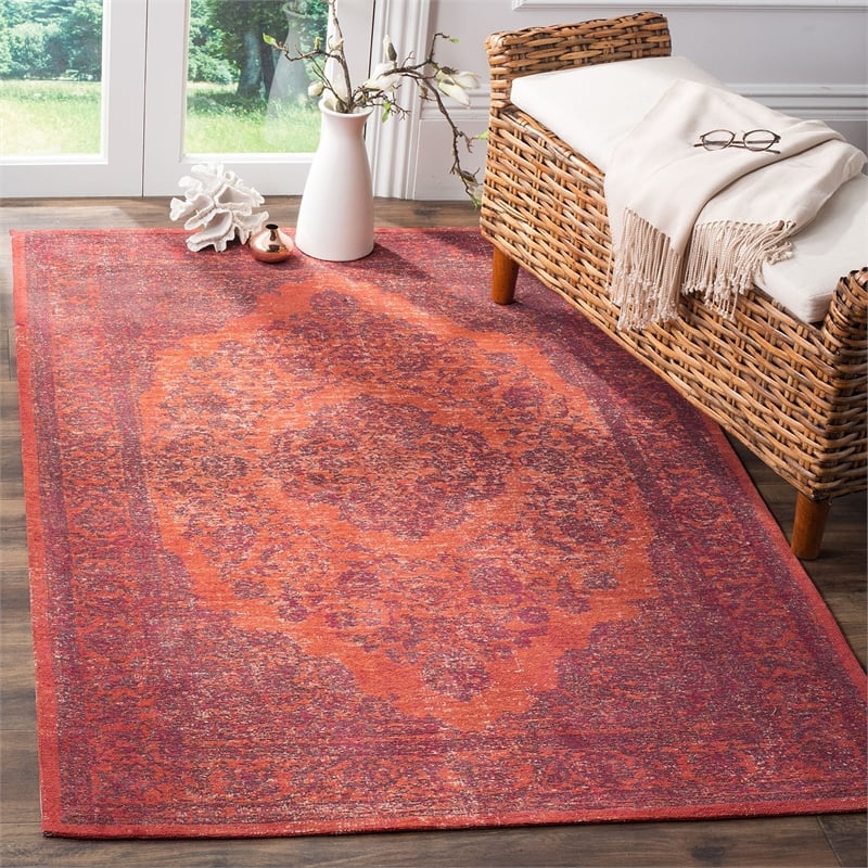Safavieh Classic Vintage Red Traditional Rug - 4' x 6'