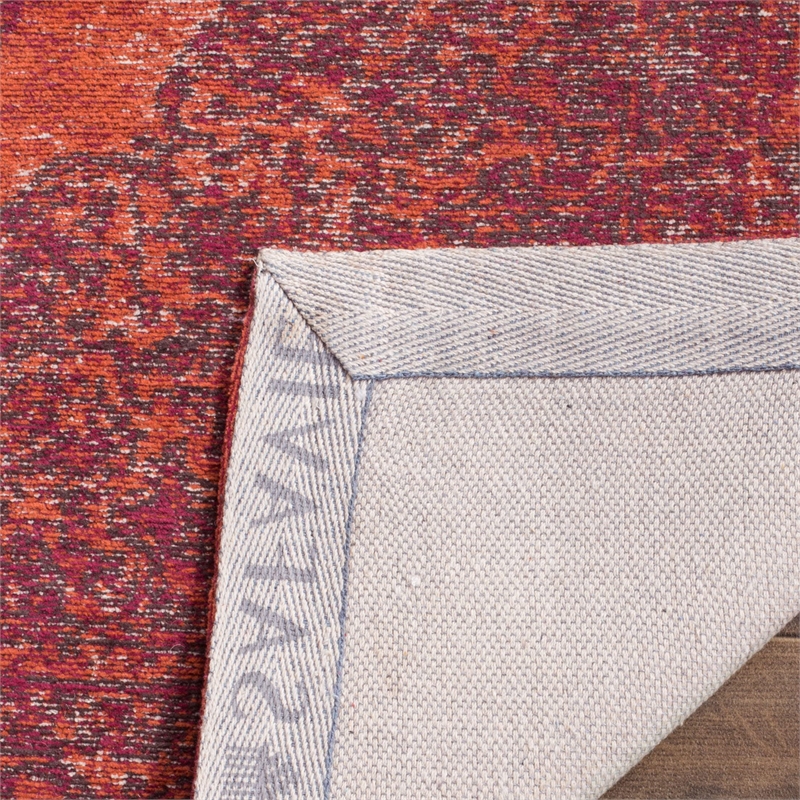 Safavieh Classic Vintage Red Traditional Rug - 6'7