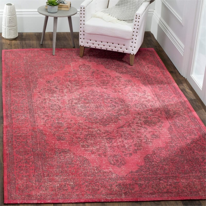 Safavieh Classic Vintage Fuchsia Traditional Rug - 4' x 6'