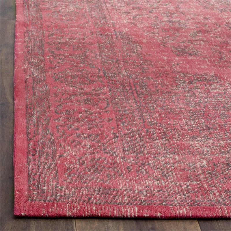 Safavieh Classic Vintage Fuchsia Traditional Rug - 4' x 6'