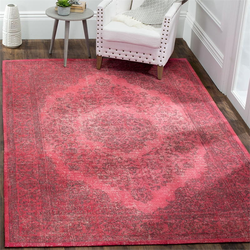 Safavieh Classic Vintage Fuchsia Traditional Rug - 5' x 8'